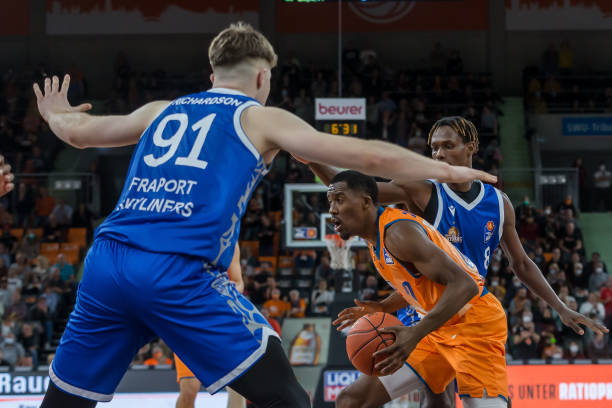 防守反击战 防守反击战