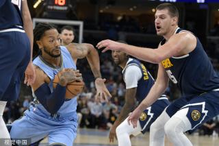 在网球赛场 在网球赛场