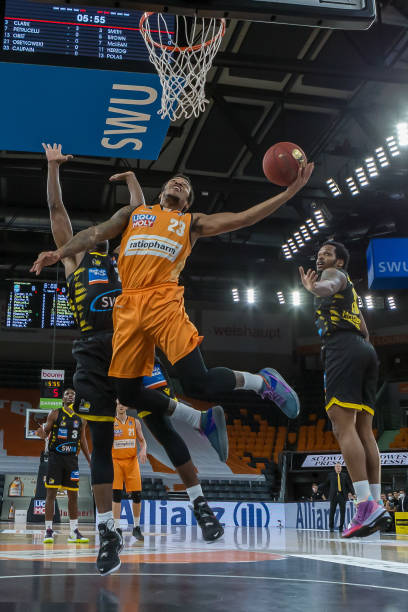 郑钦文此次 郑钦文此次