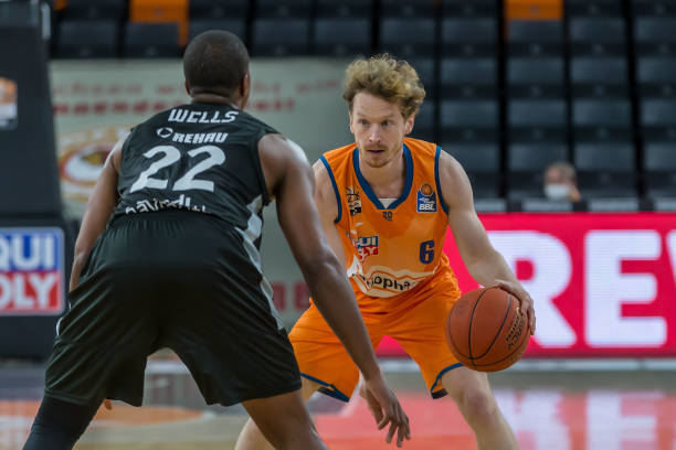 勇的精神写 勇的精神写